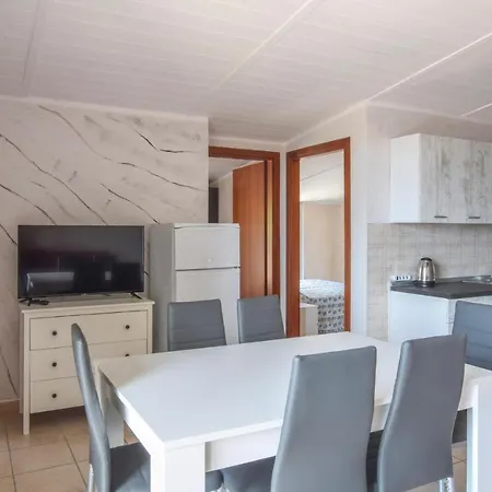 2 Bedroom Cozy In Tronca *